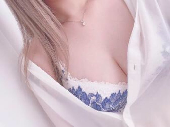 【新着出勤速報】本日、プレミアムセクシーギャル【PREMIUM エレナちゃん☆】出勤！！20時00分～0時00分までご予約受付中！！