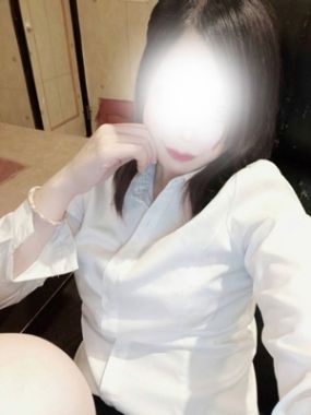 社長秘書-宮脇　はな